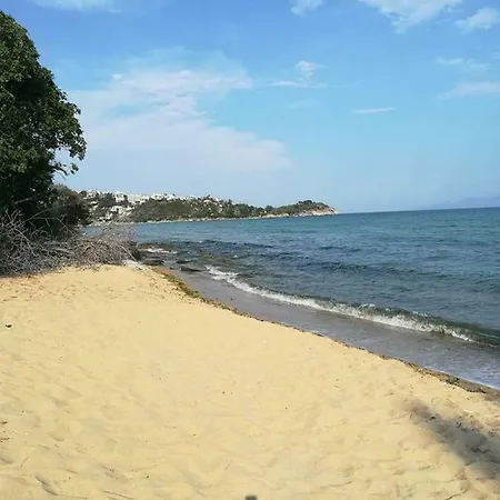 99 Steps To The Beach בית כפרי *